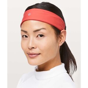 Lululemon Fly Away Tamer Headband II Poppy Coral Luxtreme Lycra Sweat Wicking